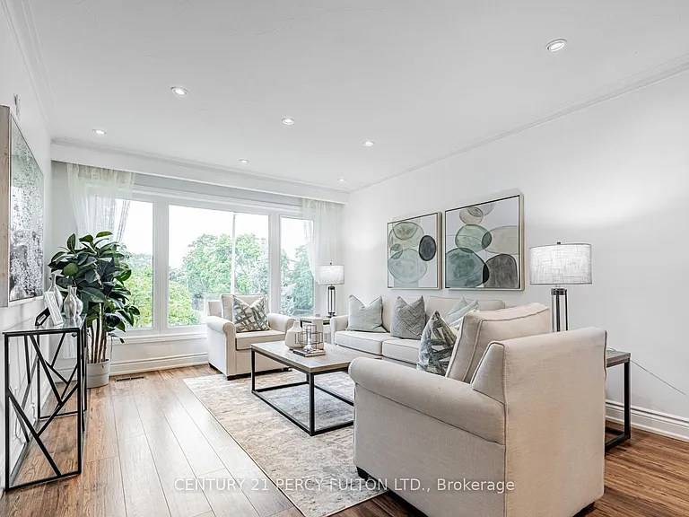 257 Otonabee Ave #MAIN — Photo 10