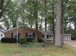 430 High Meadow Rd, Amherst, OH 44001