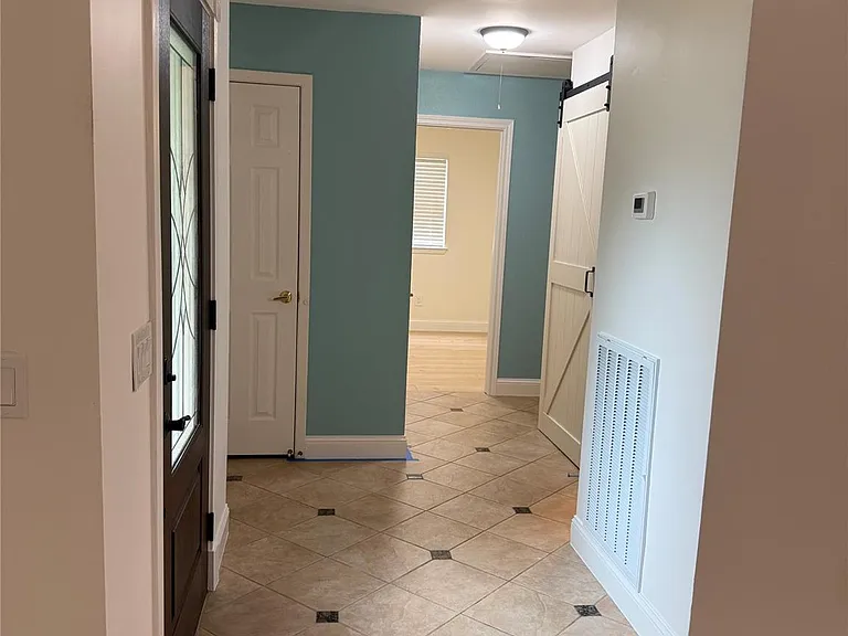3207 E Heatherock Cir — Photo 2