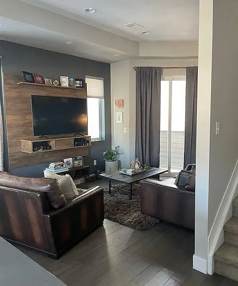 2347 Eliot St — Photo 3