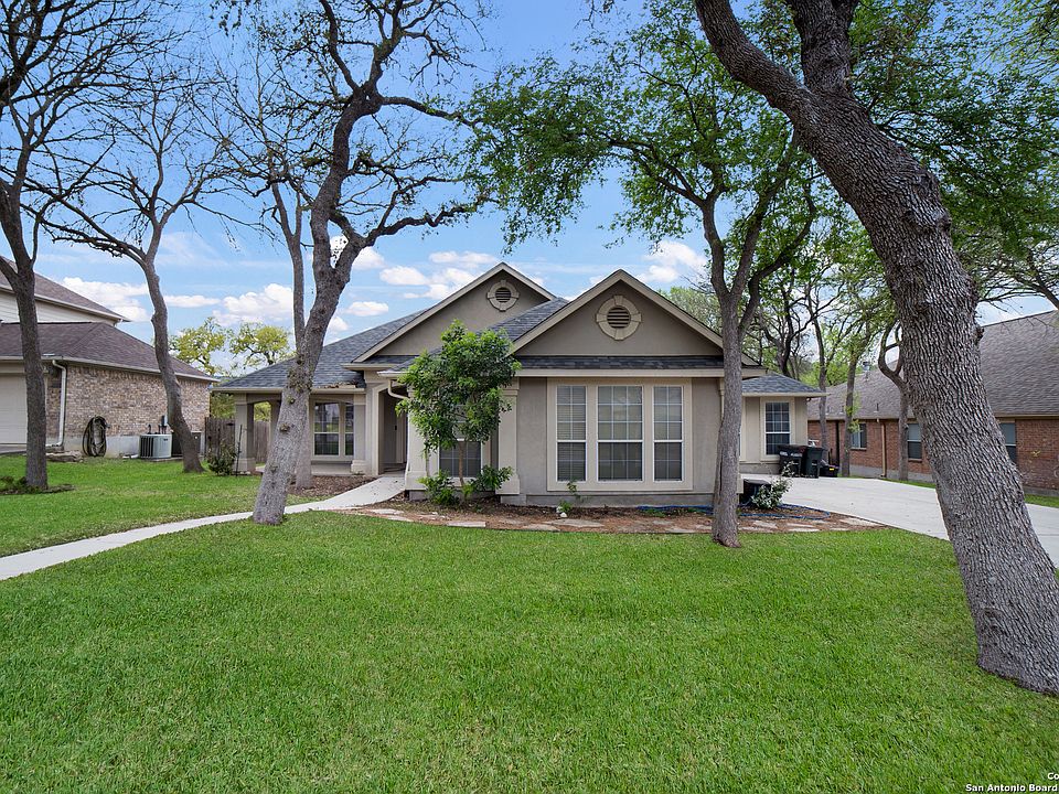 1st image of 937 BLUE FOREST DR