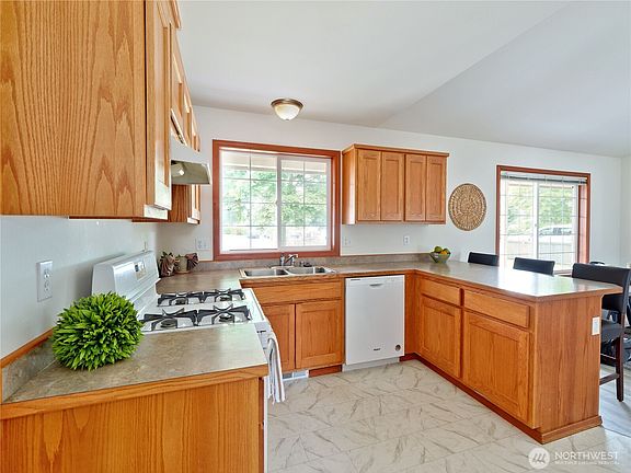 4th image of 116 W Marion Street