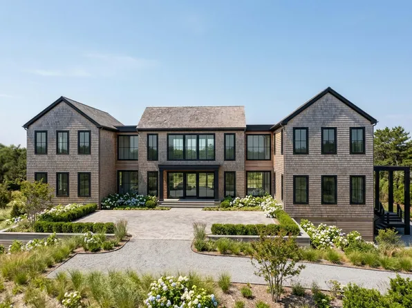 11 Pine Tree Ln, Westhampton, NY 11977