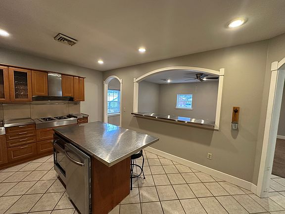 2nd image of 130 Alcoa St #A