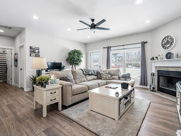 4th image of 5324 Skyridge Ave