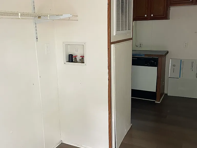 138 Anna Rd — Photo 6
