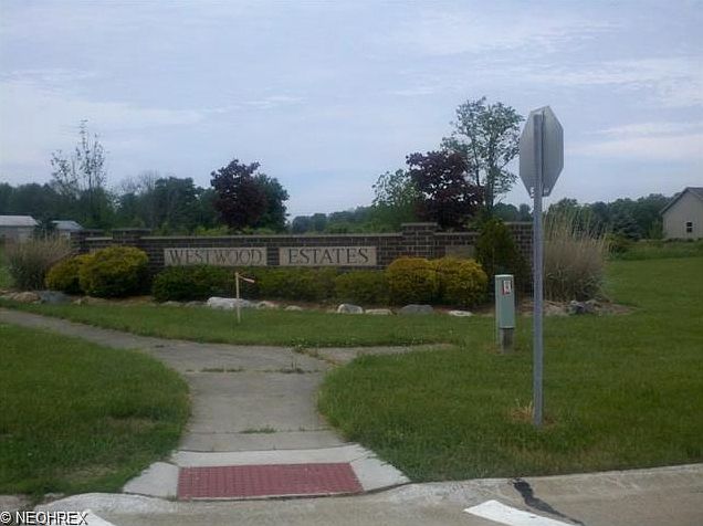1st image of 12 W Maple Dr