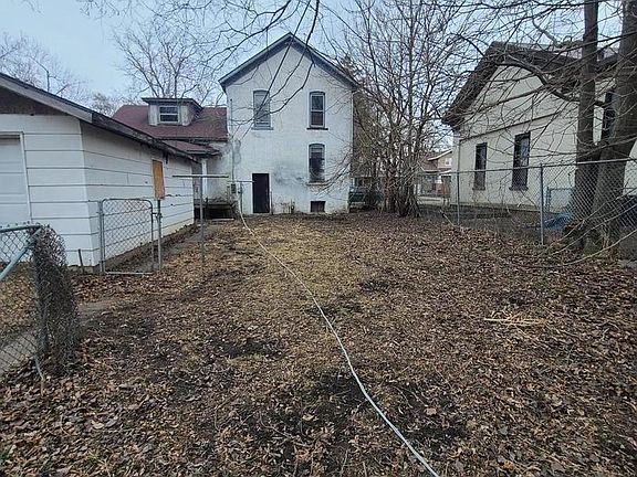 4th image of 369 S 4th Ave