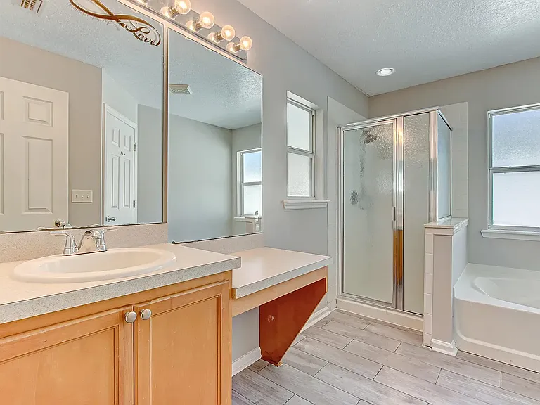 1412 Dunns Lake Dr — Photo 16