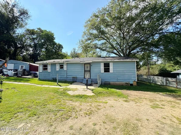 220 Pin Oak Dr, Jackson, MS 39213