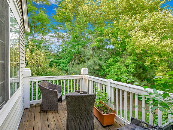 3rd image of 118 Andover Dr