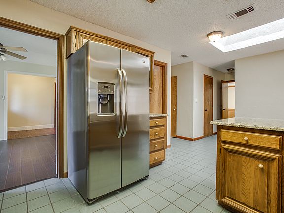 4th image of 2108 Chestnut Hill Ln