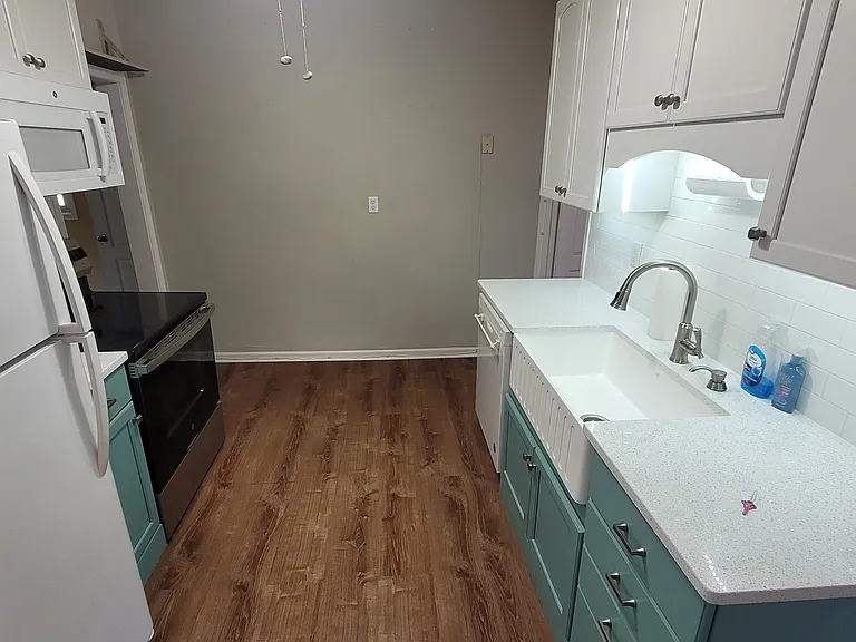 106 Columbia Ave — Photo 4