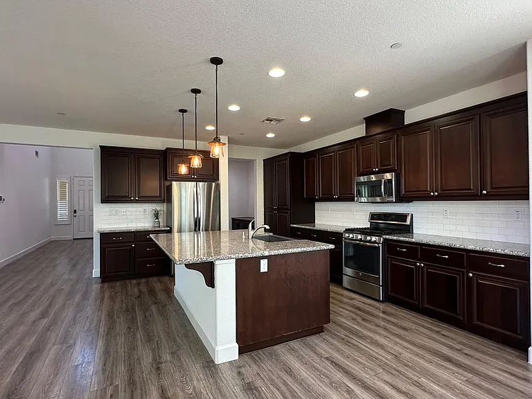 1407 Skibbereen Way — Photo 7