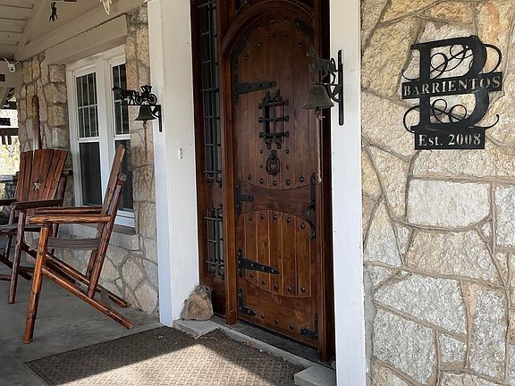 2nd image of 102 N Kings Hwy