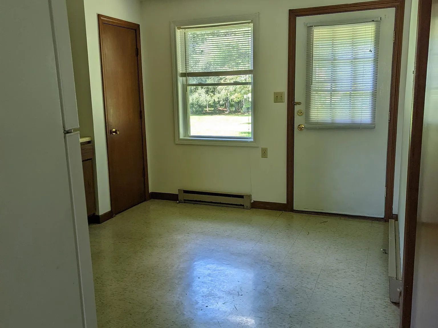 1 bed, 850 sqft, $900 — Photo 1