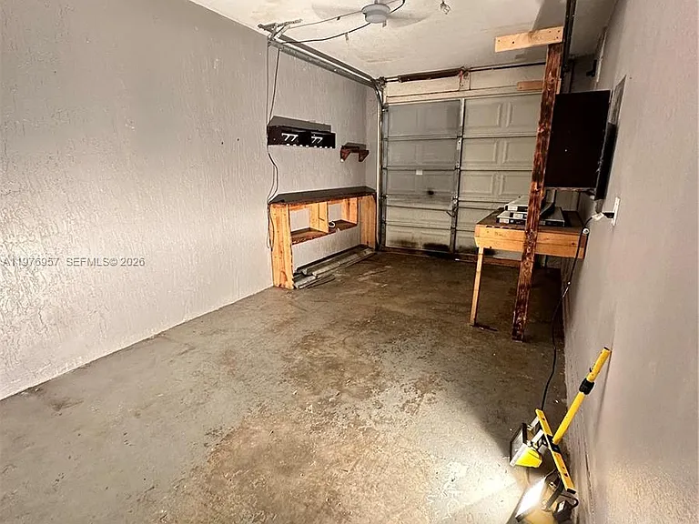 687 SW 10th St — Photo 22