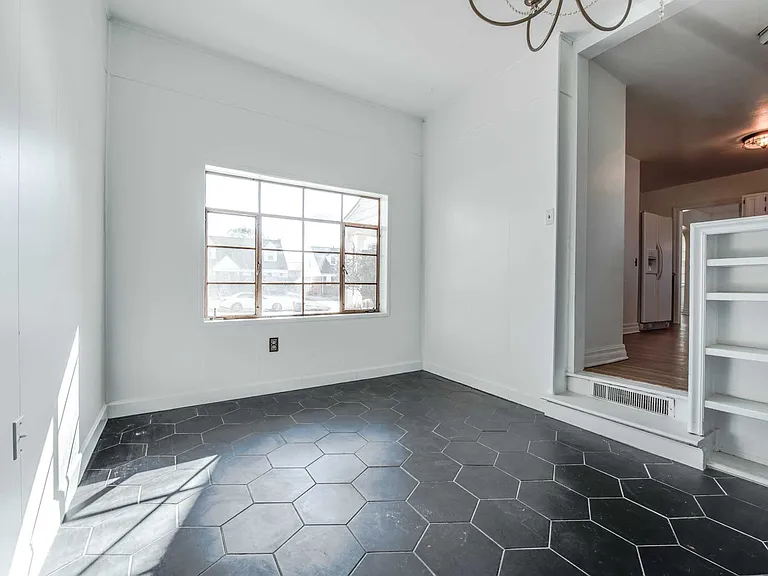 2321 NW 25th St — Photo 15