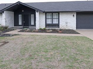 2533 Chapel Hill Rd, Bartlesville, OK 74006