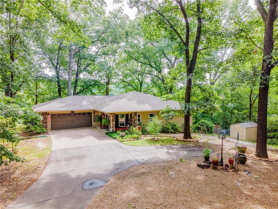 1st image of 9 Harbury Cir