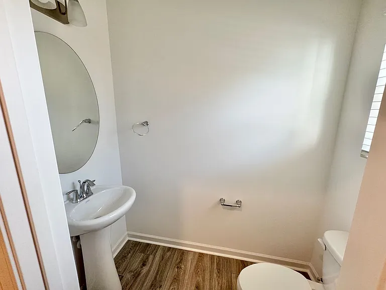 206 Grant St — Photo 4