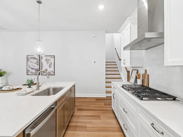 260 Sutton Dr — Photo 9