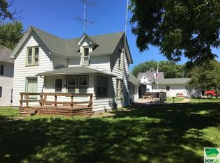 317 Locust St, Odebolt, IA 51458