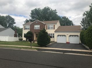 4 Martha St, Edison, NJ 08820