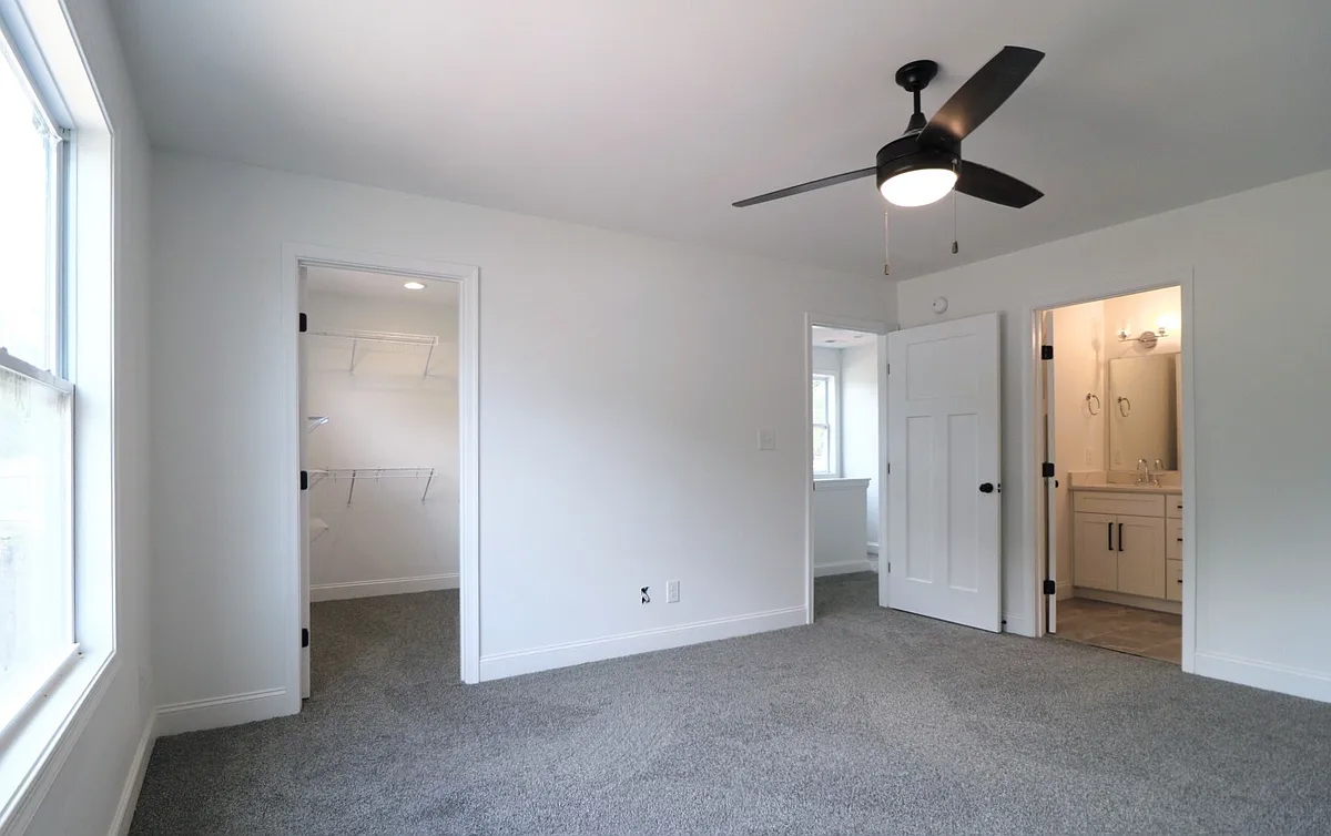 Building Photo - 137 Independence Ln #137