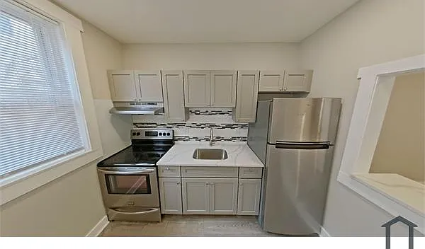 1939 N Myrtlewood St — Photo 9