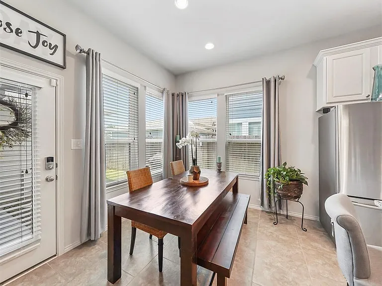 17023 Canosa Dr — Photo 12