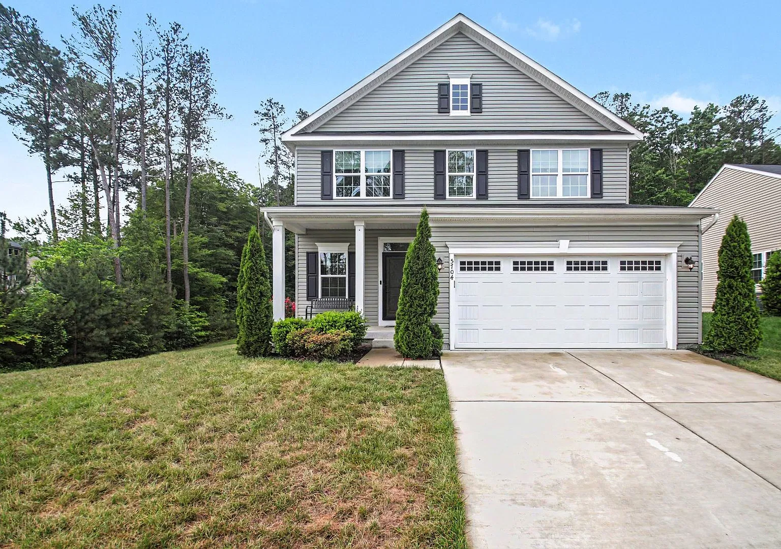 Stunning & Spacious 3-Level Single Family Home in Lees Parke Move-In Ready! — Photo 1