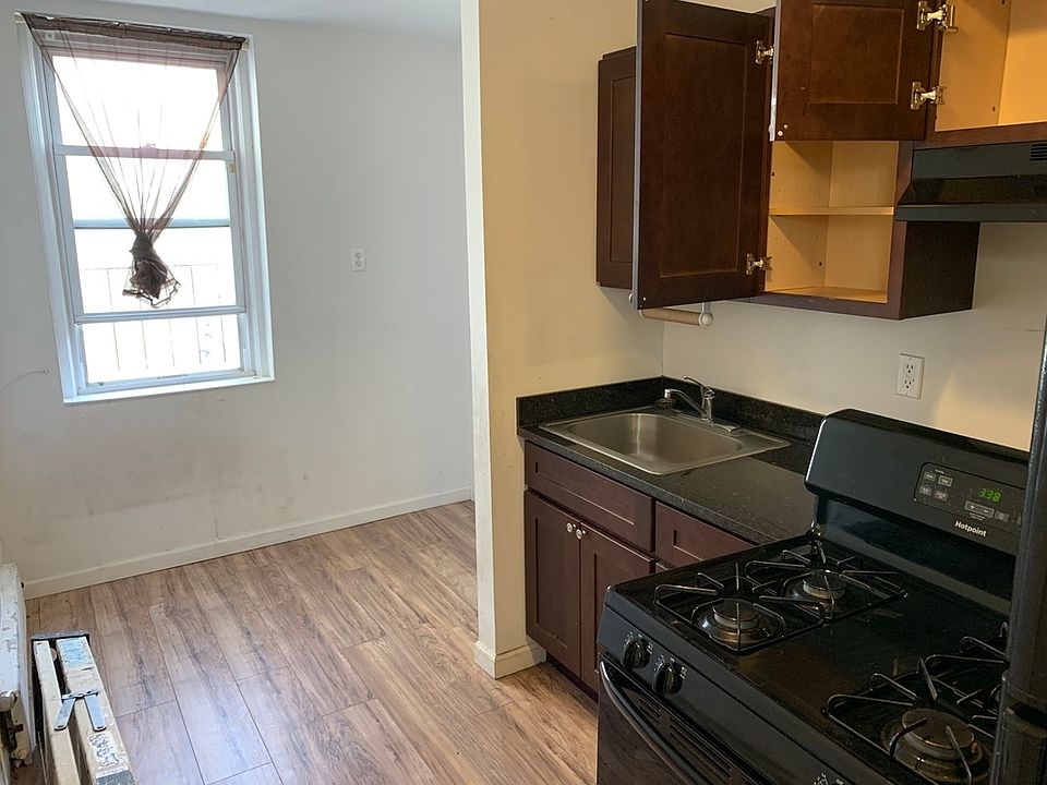 2nd image of 2277 Steinway St APT 7