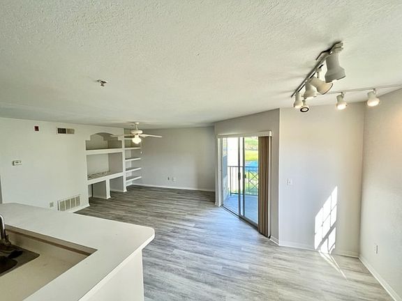 3rd image of 7310 Westpointe Blvd #1-625-1