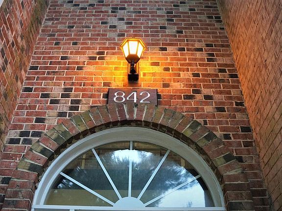 3rd image of 842 Quince Orchard Blvd APT T1
