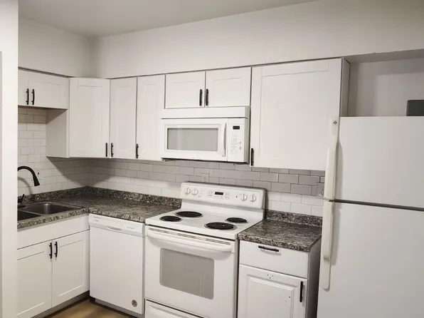 21 University Dr., 21 University Dr APT 2, Colorado Springs, CO 80910