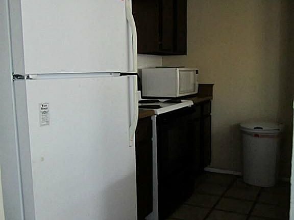 5th image of 8225 Wednesbury Ln
