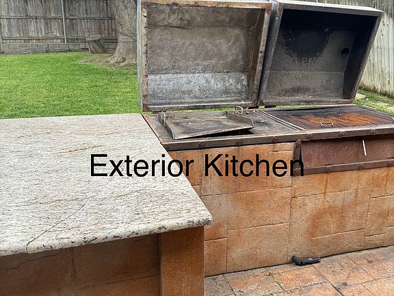 4th image of 2810 Buena Vista Dr