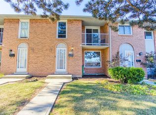 151 Gateshead Cres #37, Hamilton, ON L8G3W1