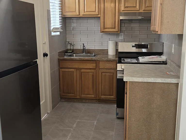 1108 Taraval St — Photo 30