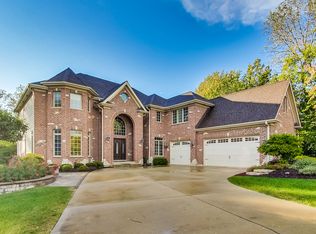 205 Beech Dr, Lake Zurich, IL 60047