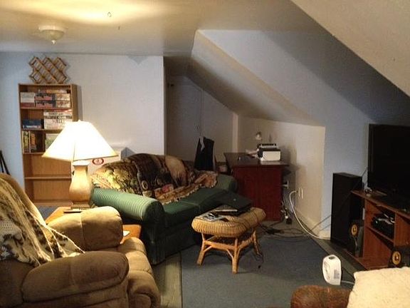 2nd image of 309 E Maxwell St APT 3