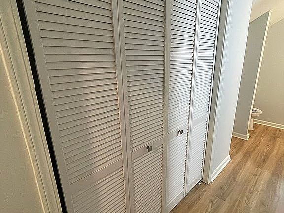 2nd image of 5729 Woodbriar Cv