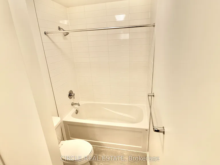 59 Phoenix Blvd — Photo 12