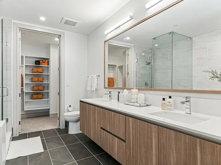 Maple Terrace Residences Bathroom