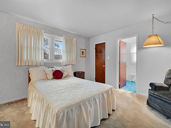 4th image of 1624 Concord Rd