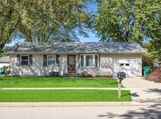 411 Georjean Ct, Sycamore, IL 60178