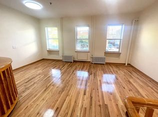 23-28 37th St #1F, Astoria, NY 11105