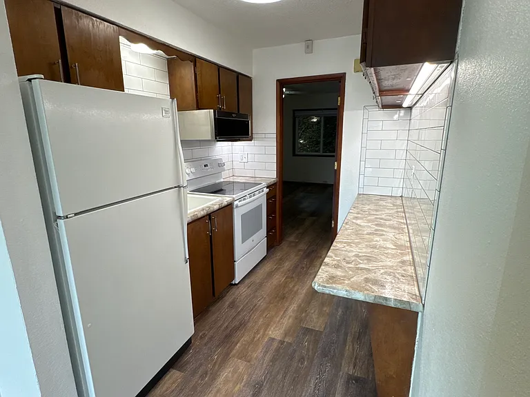 2816 E 5th St #9 — Photo 4