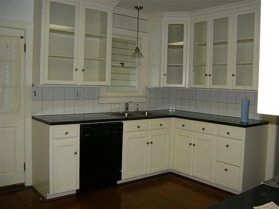 3rd image of 1123 W Saint Mary Blvd